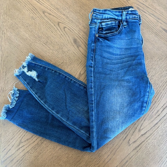 KanCan Frayed Hem Cropped Jeans in Indigo - Picture 2 of 7